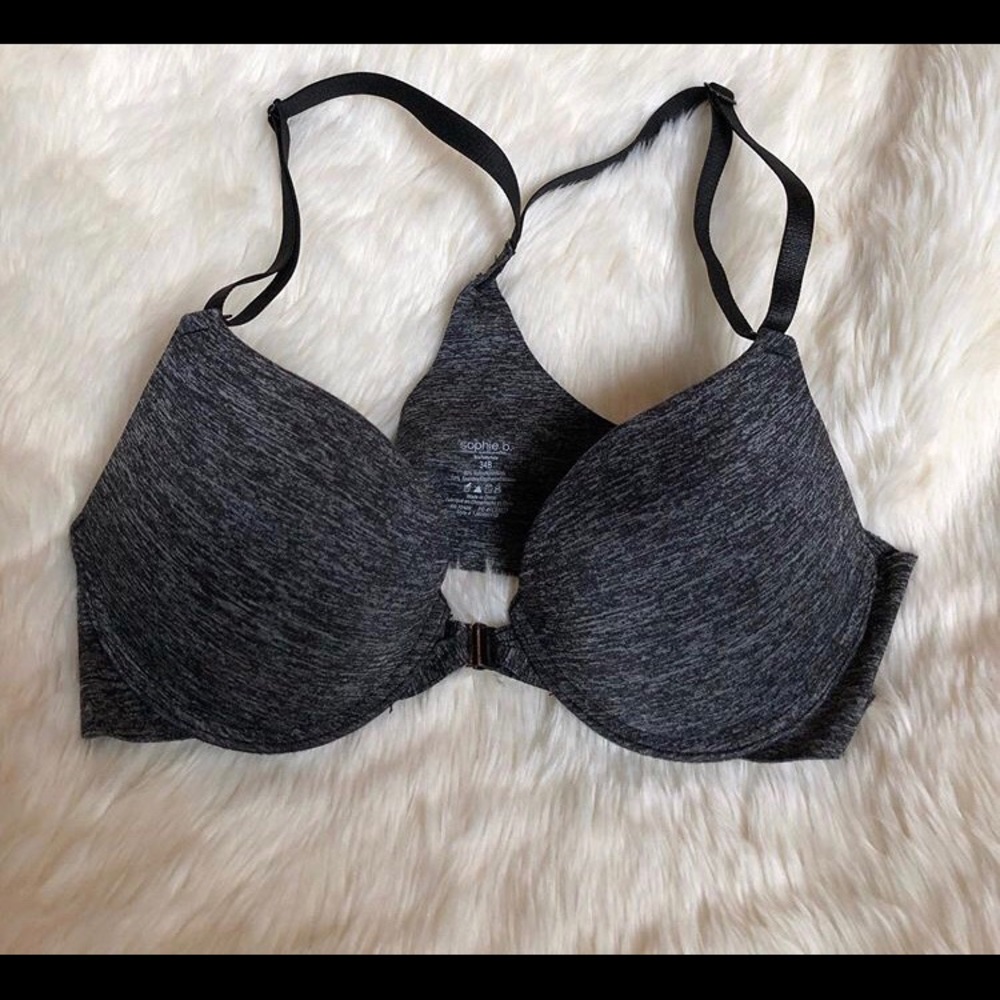 Bra that clasps in the front